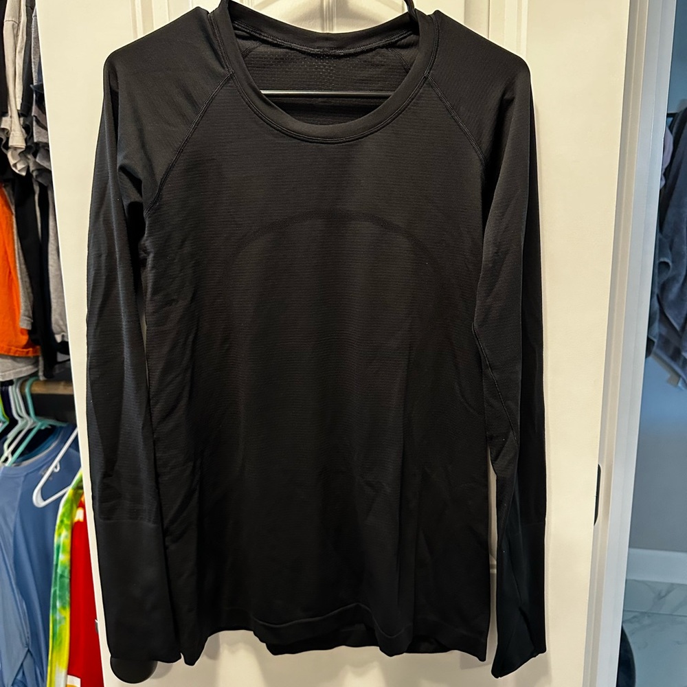 Lululemon black swiftly tech long sleeve